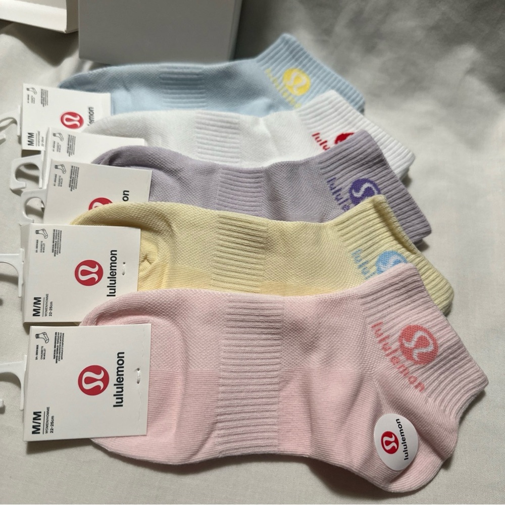 lululemon athletica women’s Pastel Ankle Socks Set